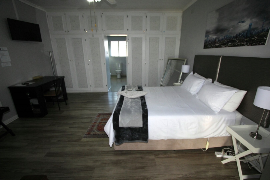 7 Bedroom Property for Sale in Jim Fouchepark Free State